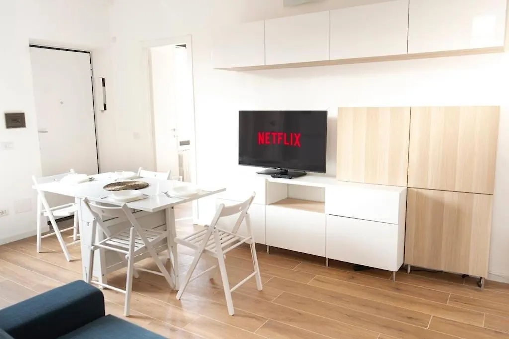 Lo3 • Navigli Chic Apartment • Milan